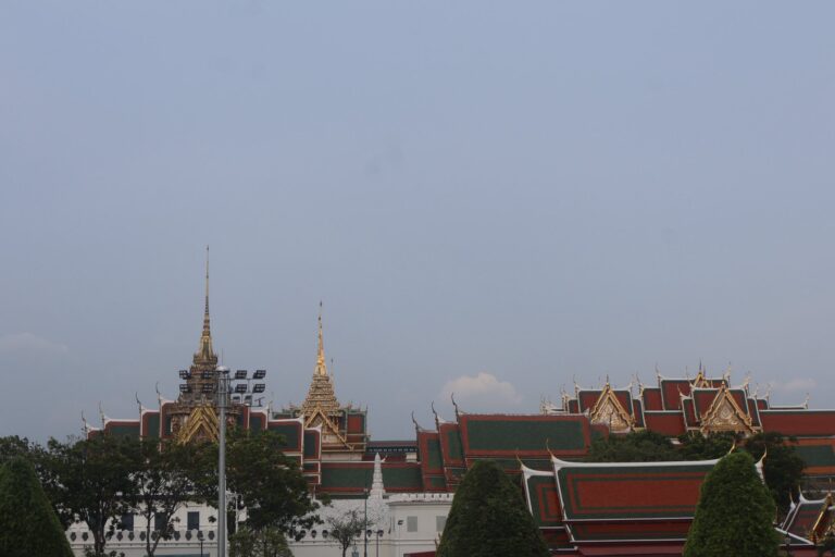Healing in Thailand: A Journey Back to Myself Golden splendor in every detail: the stunning Golden Temple of Bangkok, Thailand