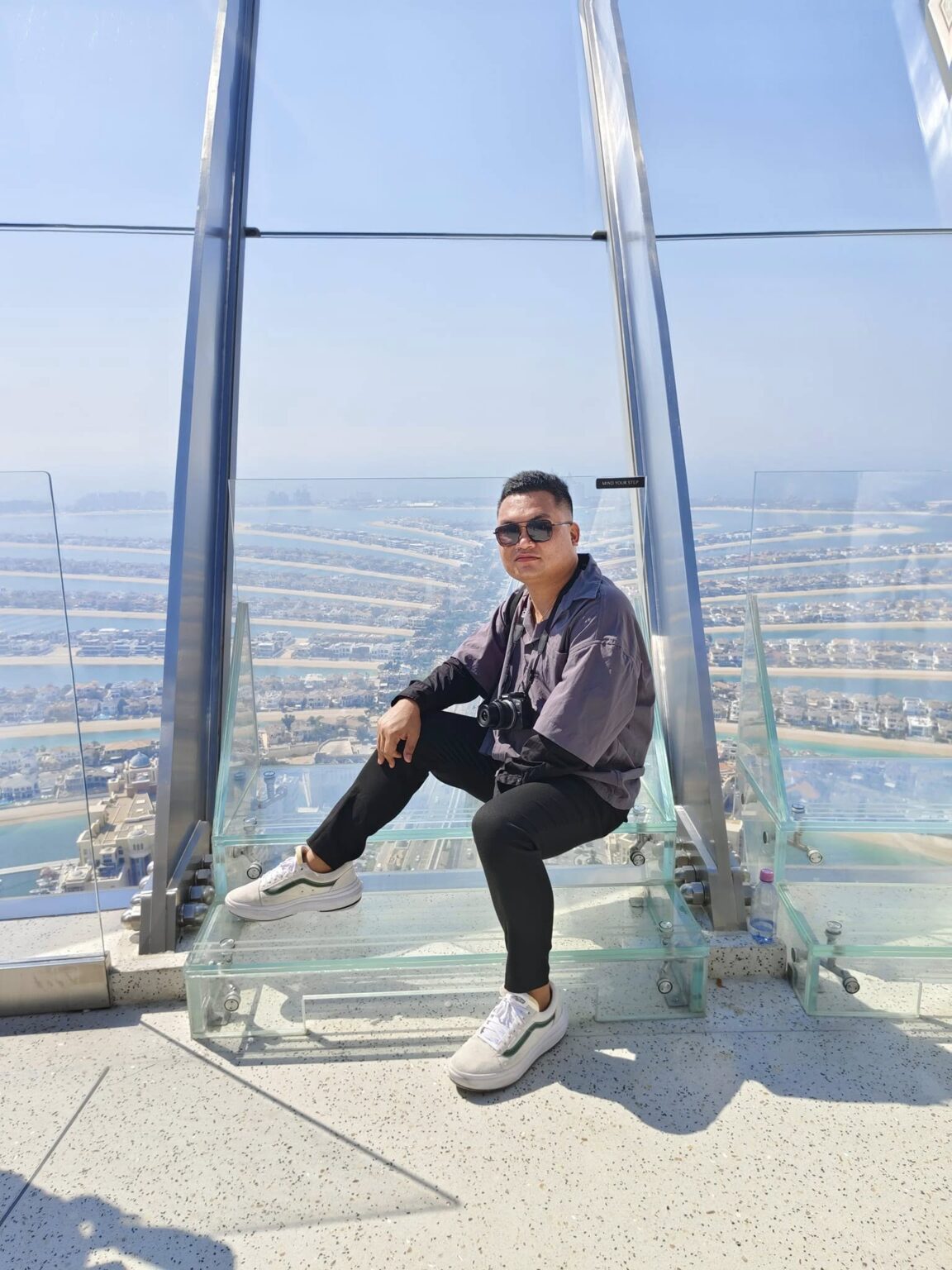 The Palm Jumeirah at sunset 🌴✨ Golden skies, turquoise waters, and Dubai’s skyline glowing in the distance—a modern wonder seen from above. #TheViewAtThePalm #Dubai